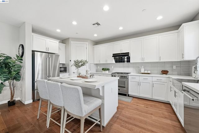 515 Tananger Heights Ln, Pleasant Hill, CA 94523