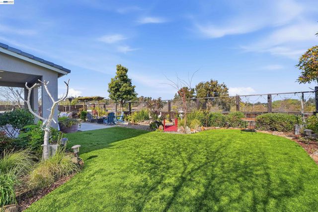 515 Tananger Heights Ln, Pleasant Hill, CA 94523
