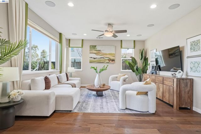 515 Tananger Heights Ln, Pleasant Hill, CA 94523