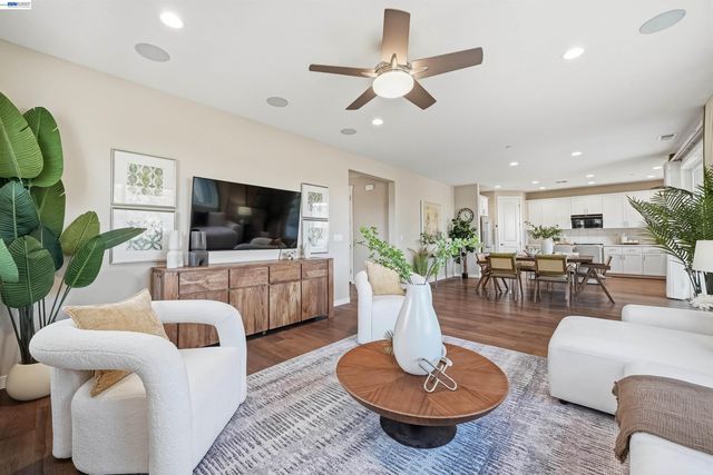 515 Tananger Heights Ln, Pleasant Hill, CA 94523