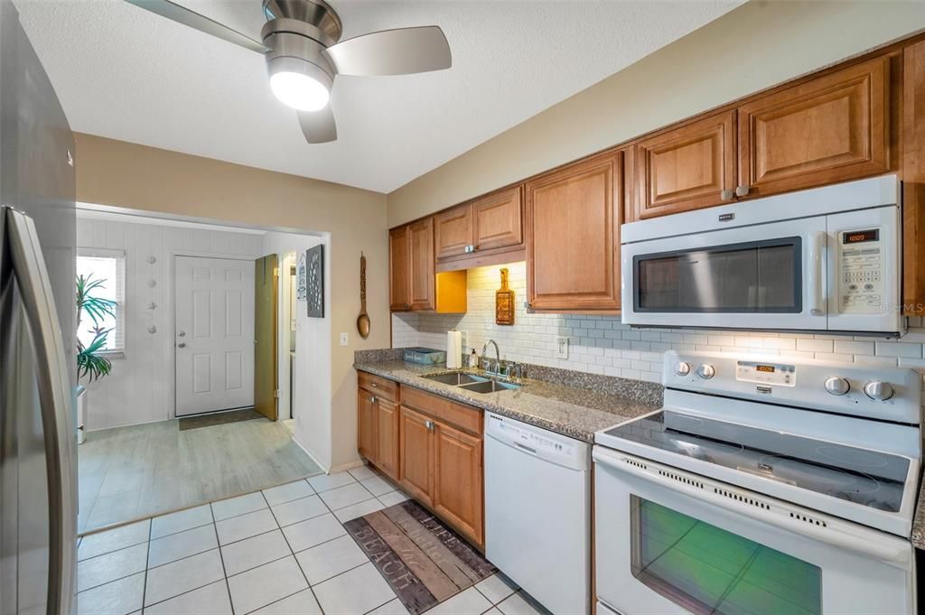 Image 14 of property listing at 11200 102ND AVENUE 119, Seminole, FL 33778