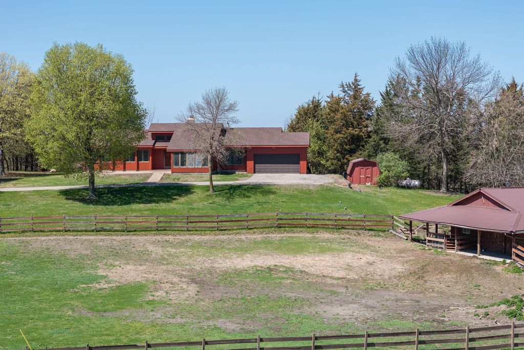 29558 Pumpkin Hill Road, Le Sueur, MN 56058 — exterior