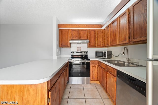 5212 Cedarbend DR 1, Fort Myers, FL 33919