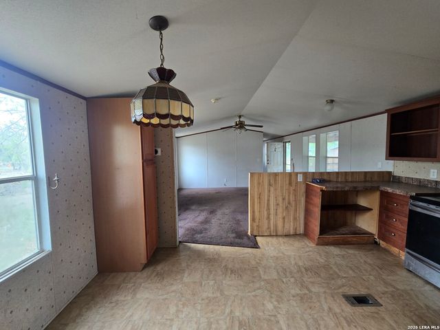 1819 Medina Circle, San Antonio, TX 78264