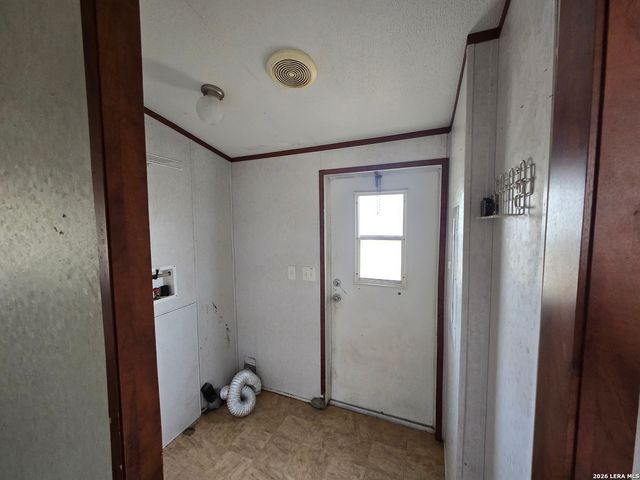 1819 Medina Circle, San Antonio, TX 78264