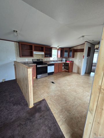 1819 Medina Circle, San Antonio, TX 78264