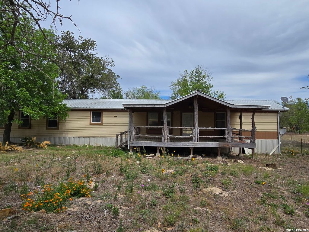 1819 Medina Circle, San Antonio, TX 78264