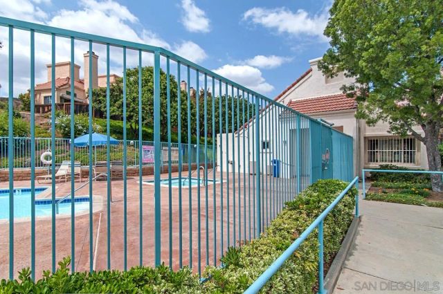 12083 Calle de Montana 219, El Cajon, CA 92019