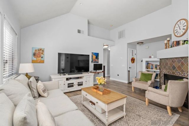 12083 Calle de Montana 219, El Cajon, CA 92019