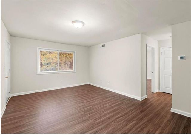 1627 Line Circle, Decatur, GA 30032