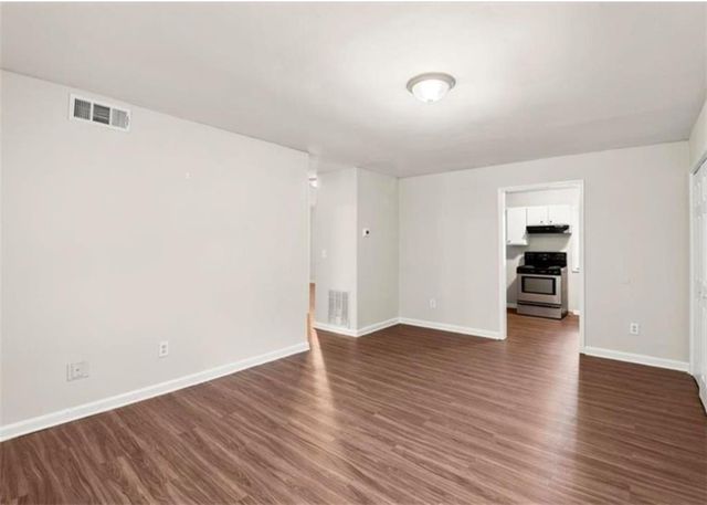 1627 Line Circle, Decatur, GA 30032