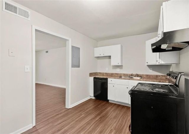 1627 Line Circle, Decatur, GA 30032