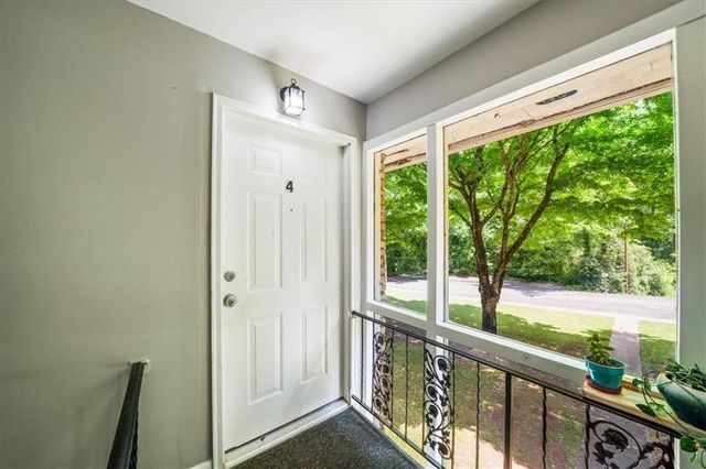 1627 Line Circle, Decatur, GA 30032