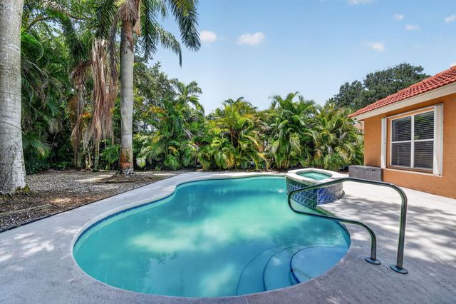 1084 Aspri Way, Riviera Beach, FL 33418