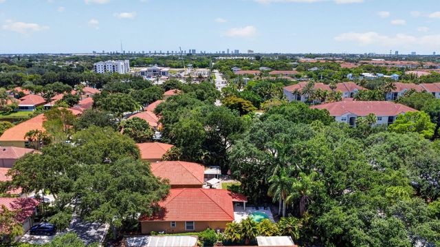 1084 Aspri Way, Riviera Beach, FL 33418