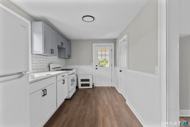 16 Oak Street, Norwich, CT 06360