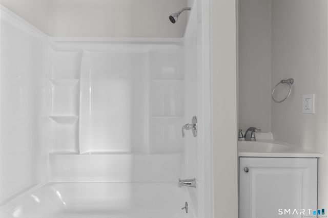 16 Oak Street, Norwich, CT 06360