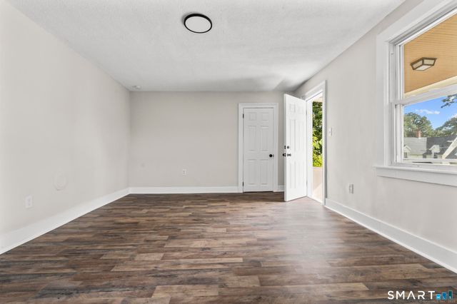 16 Oak Street, Norwich, CT 06360