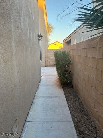 9158 Aqueduct Street, Las Vegas, NV 89123