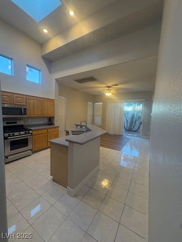 9158 Aqueduct Street, Las Vegas, NV 89123