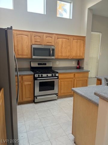 9158 Aqueduct Street, Las Vegas, NV 89123