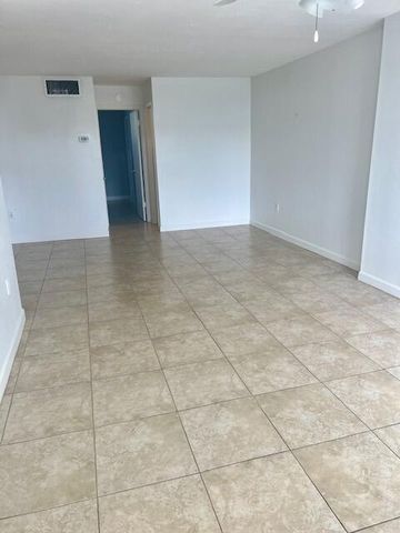 108 Paradise Harbour Boulevard 209, North Palm Beach, FL 33408