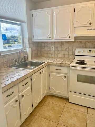 108 Paradise Harbour Boulevard 209, North Palm Beach, FL 33408