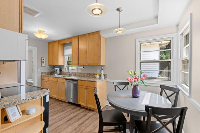 2652 Florida Avenue S, Saint Louis Park, MN 55426