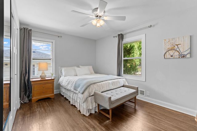 2652 Florida Avenue S, Saint Louis Park, MN 55426