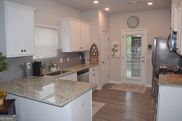 17 Ulsh Park Drive, Newnan, GA 30265