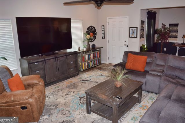 17 Ulsh Park Drive, Newnan, GA 30265
