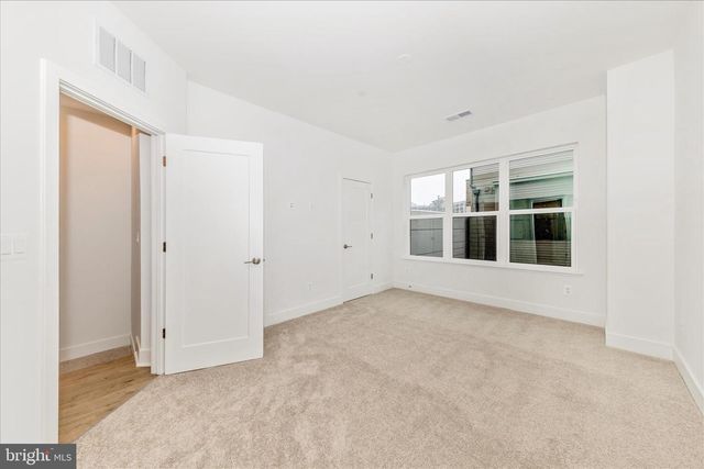 5410 GOSHAWK ALY, Bethesda, MD 20816