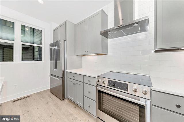 5410 GOSHAWK ALY, Bethesda, MD 20816