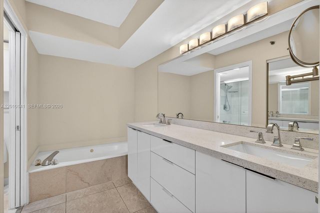 3500 Mystic Pointe Dr 302, Aventura, FL 33180