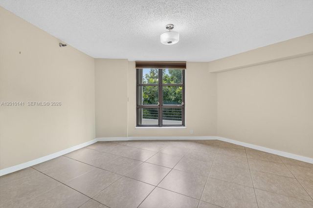 3500 Mystic Pointe Dr 302, Aventura, FL 33180