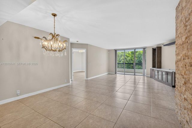 3500 Mystic Pointe Dr 302, Aventura, FL 33180