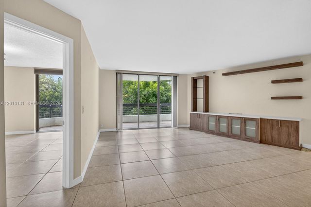 3500 Mystic Pointe Dr 302, Aventura, FL 33180