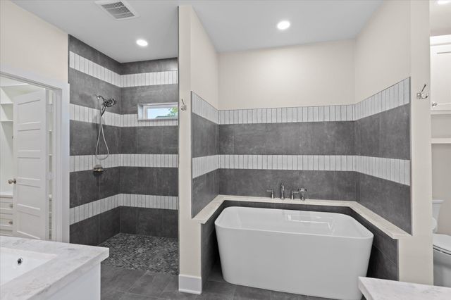 225 STONEBROOK CT, Gilmer, TX 75640