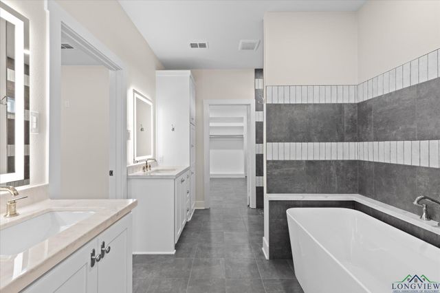 225 STONEBROOK CT, Gilmer, TX 75640