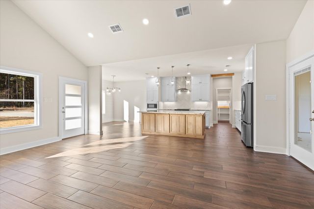 225 STONEBROOK CT, Gilmer, TX 75640