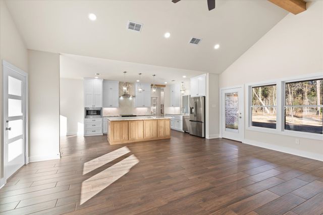 225 STONEBROOK CT, Gilmer, TX 75640