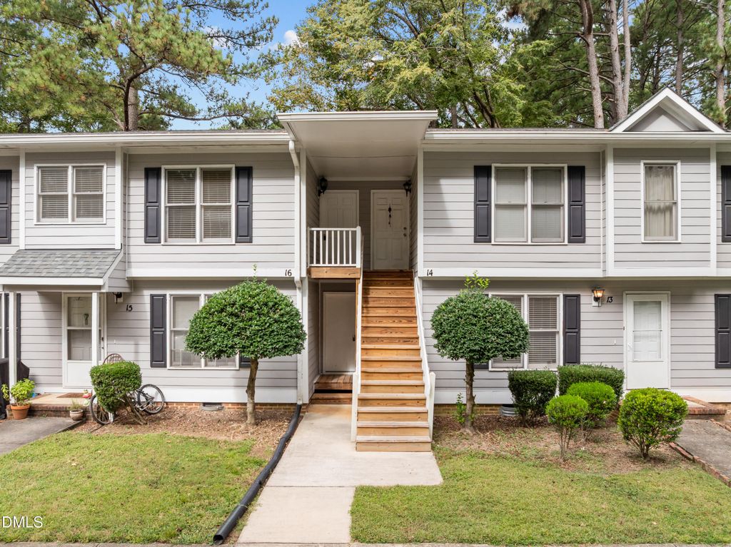 121 Westview Drive Apt 16, Carrboro, NC 27510