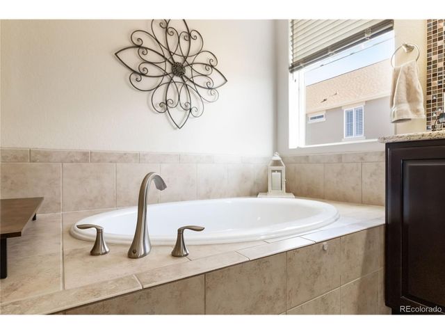 898 Eveningsong Dr, Castle Rock, CO 80104