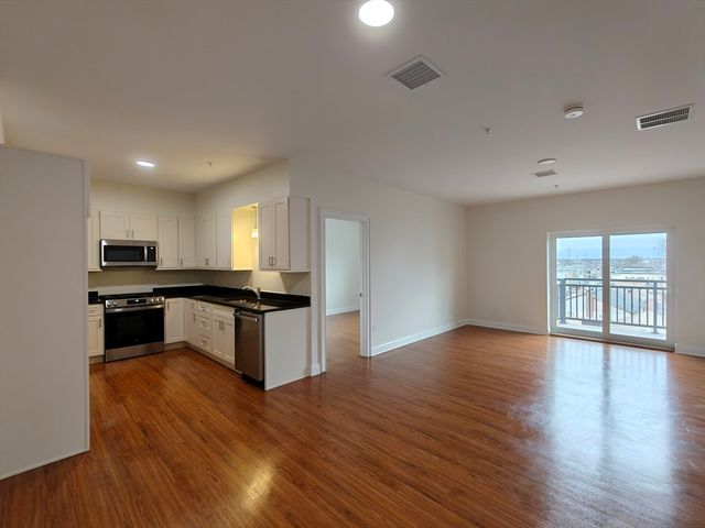 10 Franklin Ave 201, Revere, MA 02151