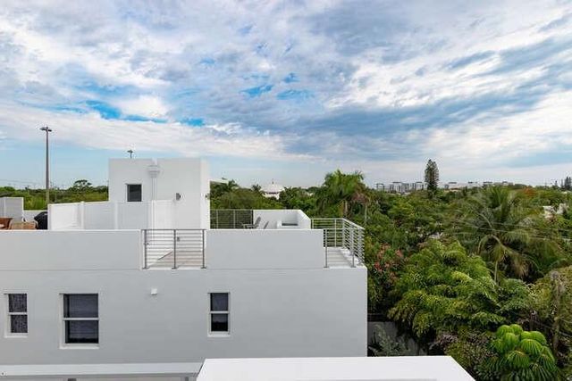 700 NE 14th Avenue 206, Fort Lauderdale, FL 33304
