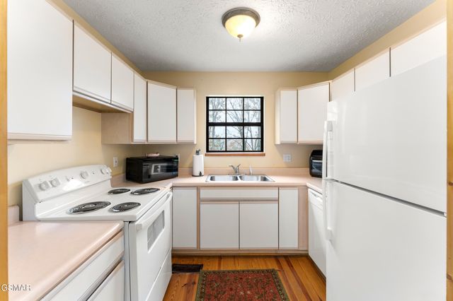 813 S New Era Road, Sevierville, TN 37862