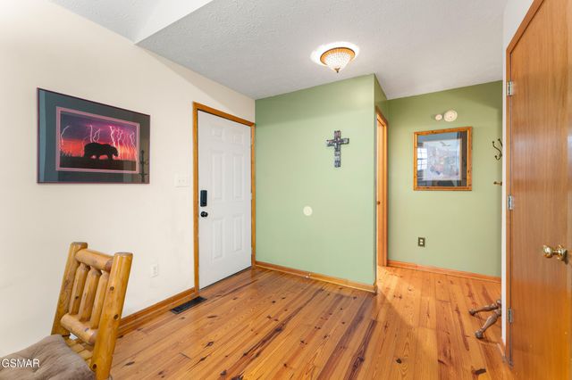 813 S New Era Road, Sevierville, TN 37862