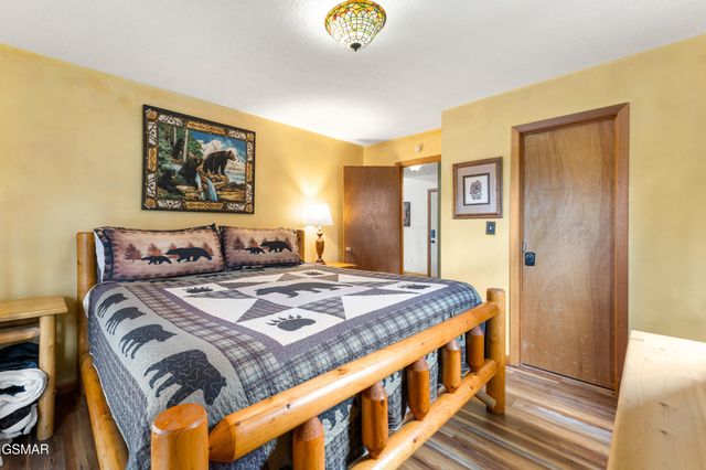 813 S New Era Road, Sevierville, TN 37862