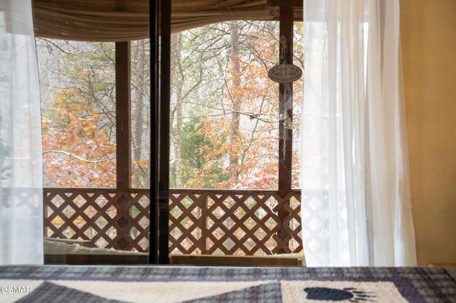 813 S New Era Road, Sevierville, TN 37862