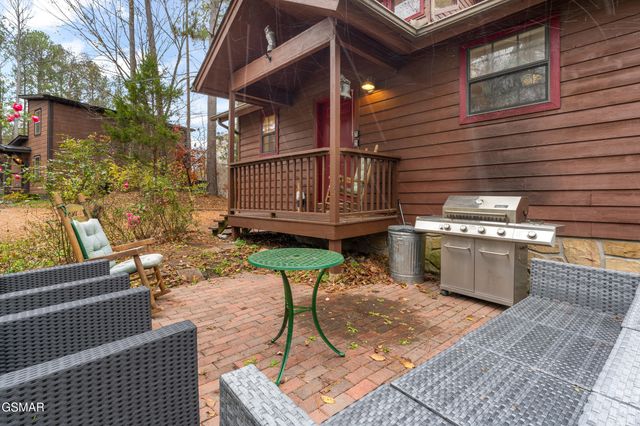 813 S New Era Road, Sevierville, TN 37862